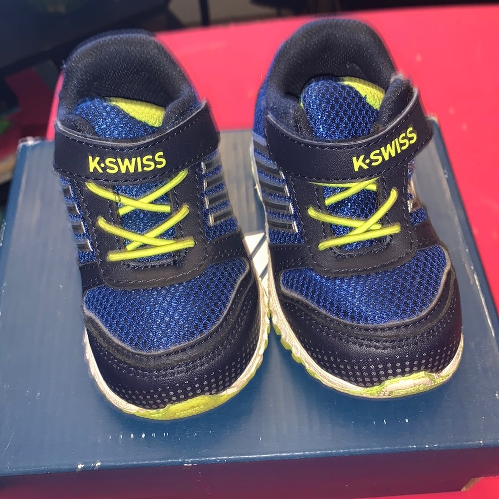 Kids sneakers